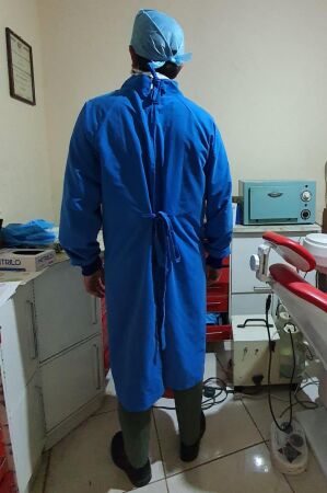 Liquid Proof Universal Isolation Gown